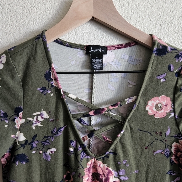 Justify Olive Floral Dress - Picture 3 of 4